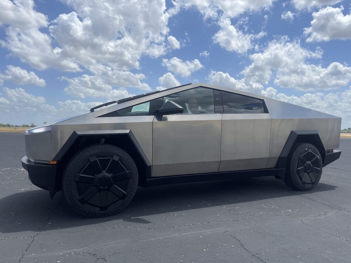 Полный обзор электромобиля Tesla: характеристики и отзывы