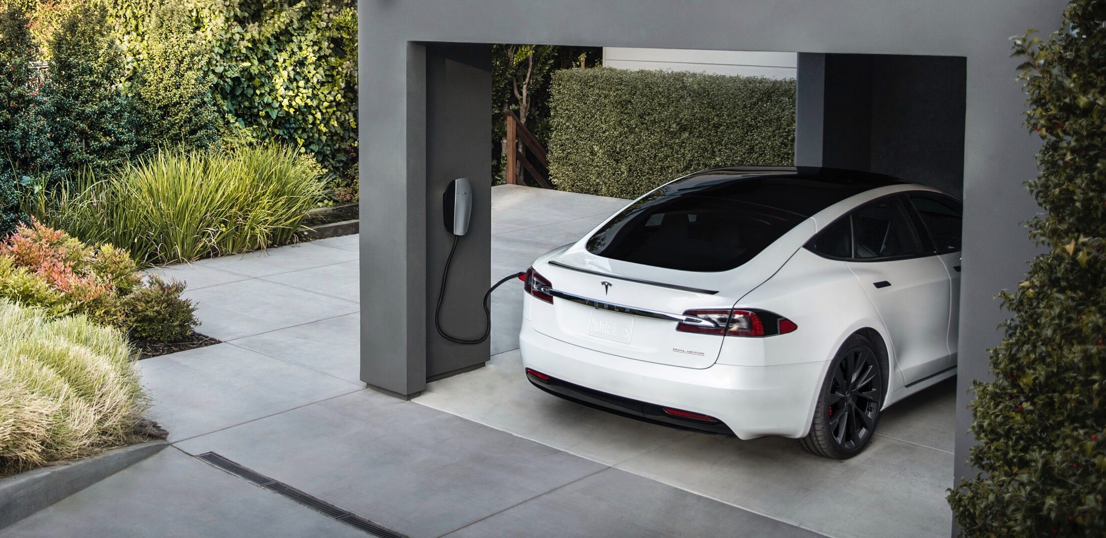 Полный обзор электромобиля Tesla: характеристики и отзывы