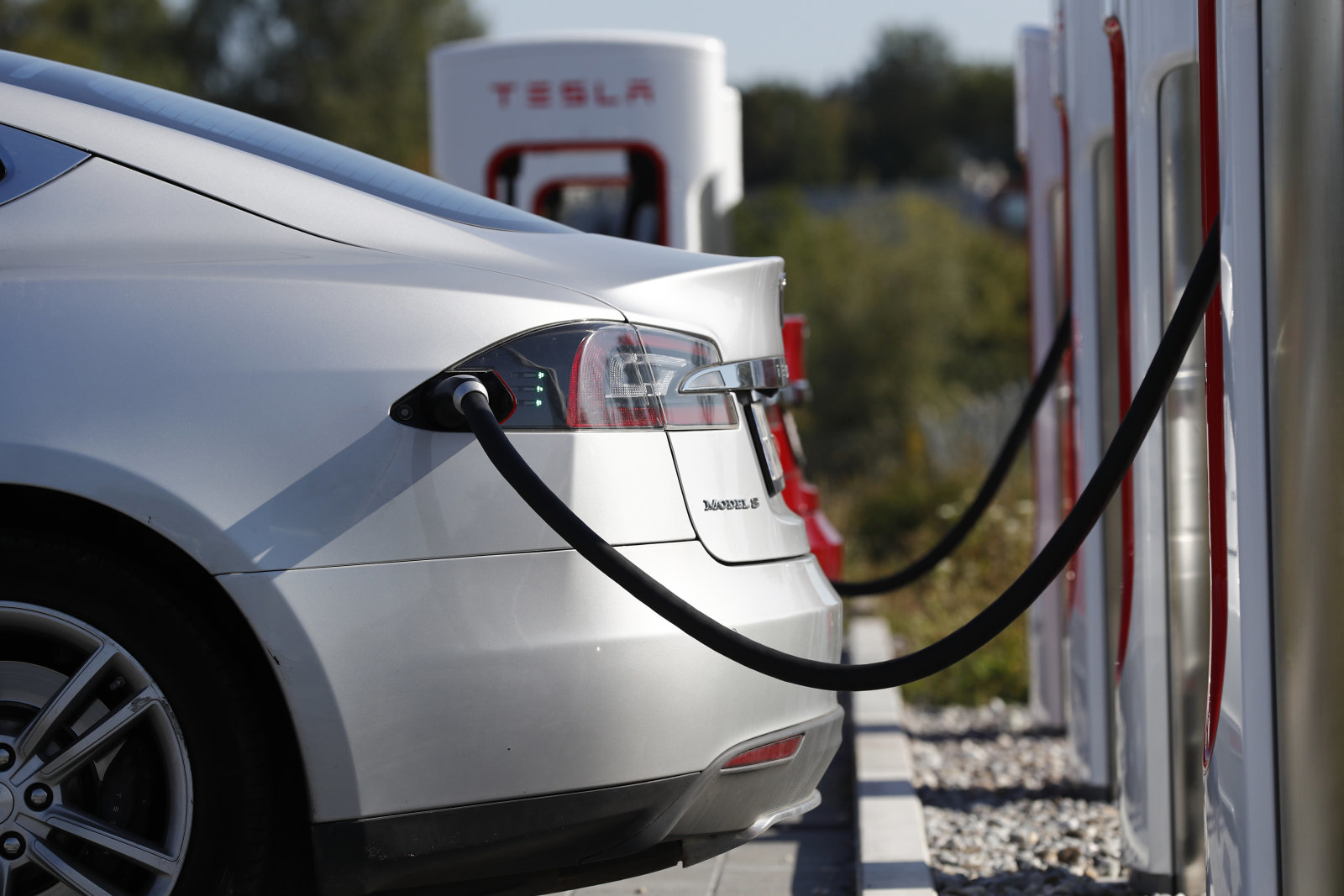 Полный обзор электромобиля Tesla: характеристики и отзывы