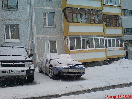Упал снег с 9-го этажа