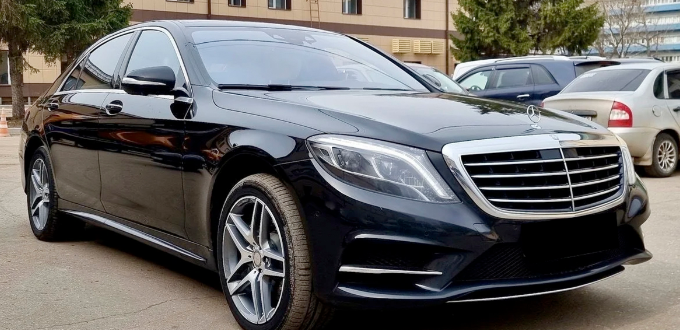 Аренда автомобиля на ПМЭФ: премиальный автопарк и возможность взять в аренду микроавтобус с водителем