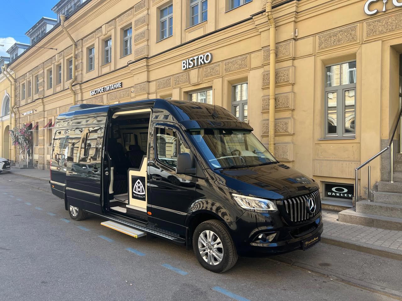 Микроавтобус Mercedes Sprinter с водителем: как перевозят группы от 8 до 20 человек